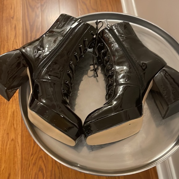 Circus size 6.5 new boots! Have zipper inside and laces! - Picture 4 of 5